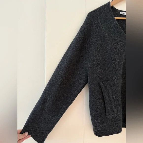 Zara 100% Wool Knit Zippered Cardigan Jacket, size large. - Picture 6 of 10
